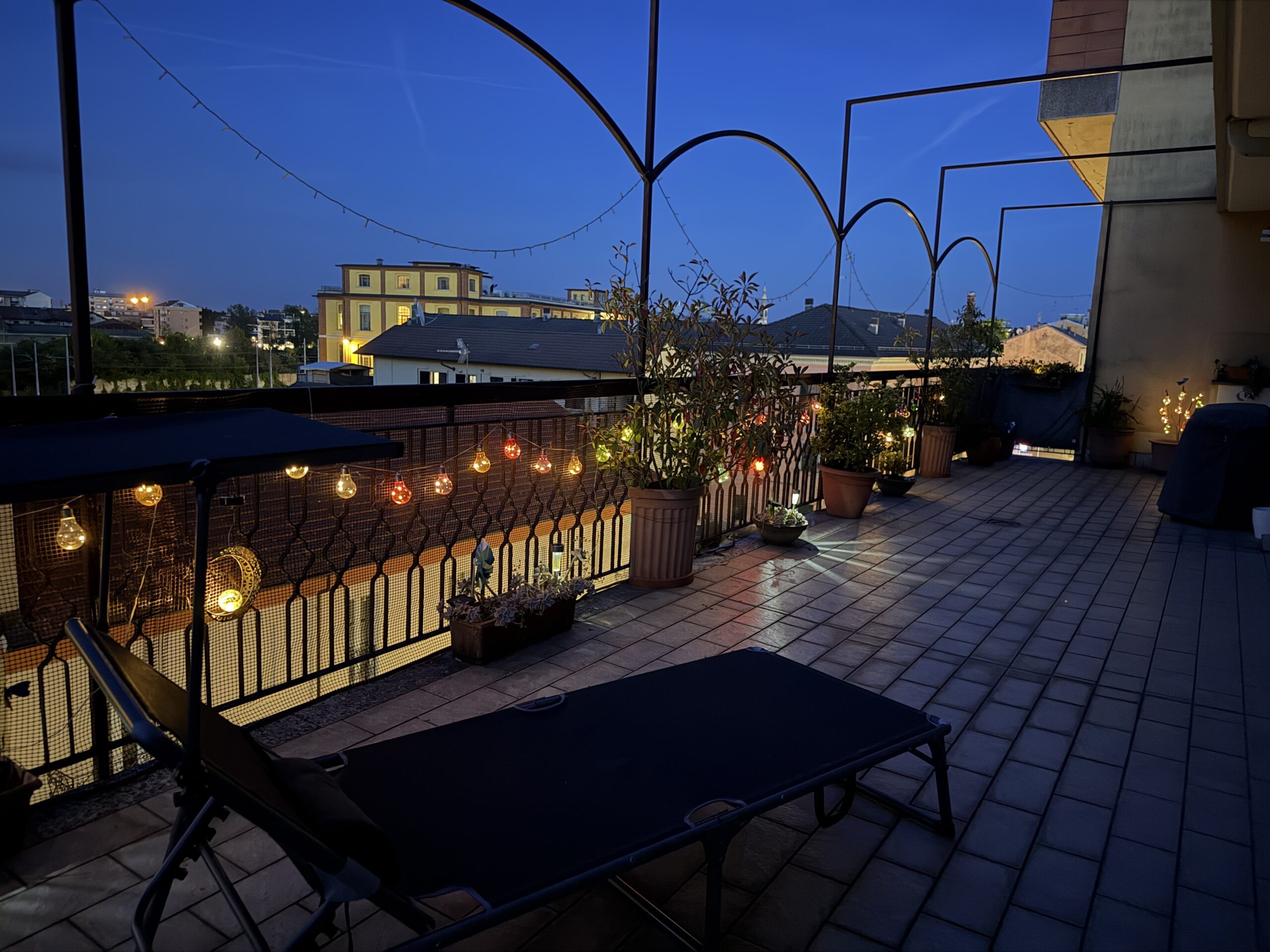 La terrazza del B&B Magic House Experience a Novara